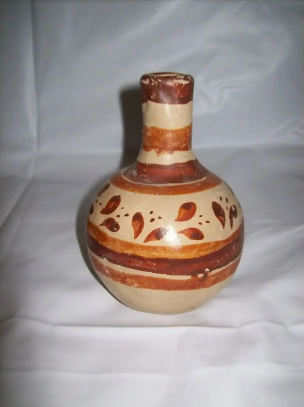 Small Handmade Vase Mexico Pottery -081041